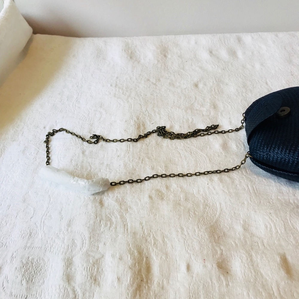 STUNNING Blue Straw Clutch w/Chain - Picture 8 of 8